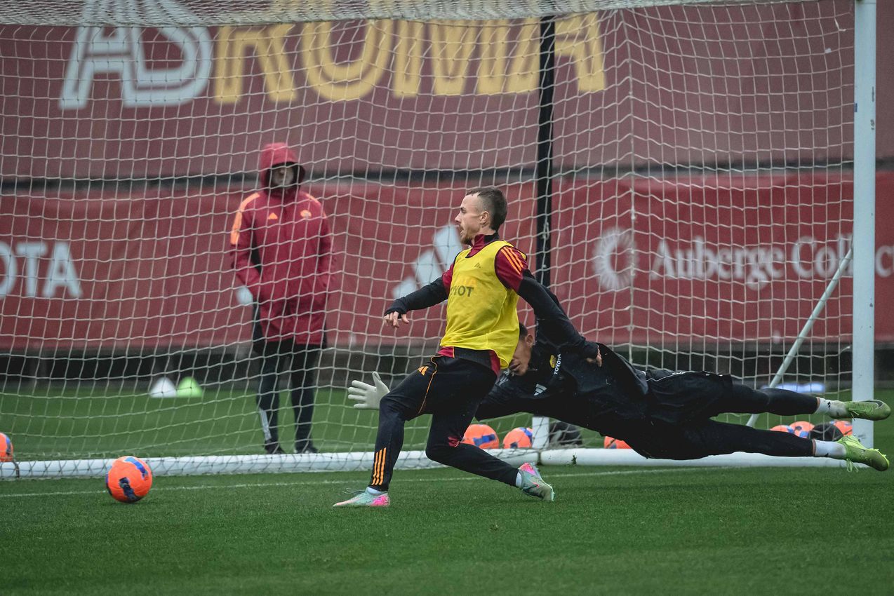 As Roma Gallery Image - Gallery allenamento martedì 16
