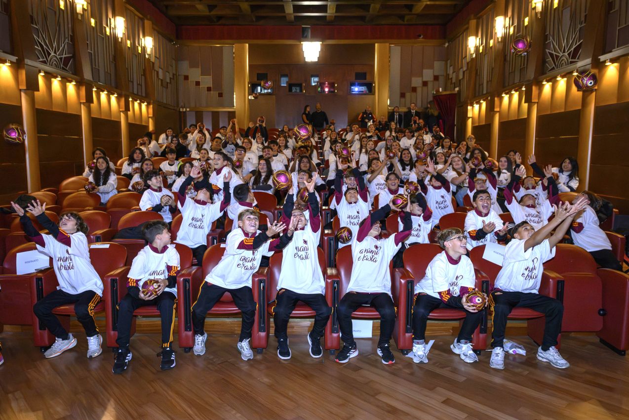 As Roma Gallery Image - "Amami e Basta"