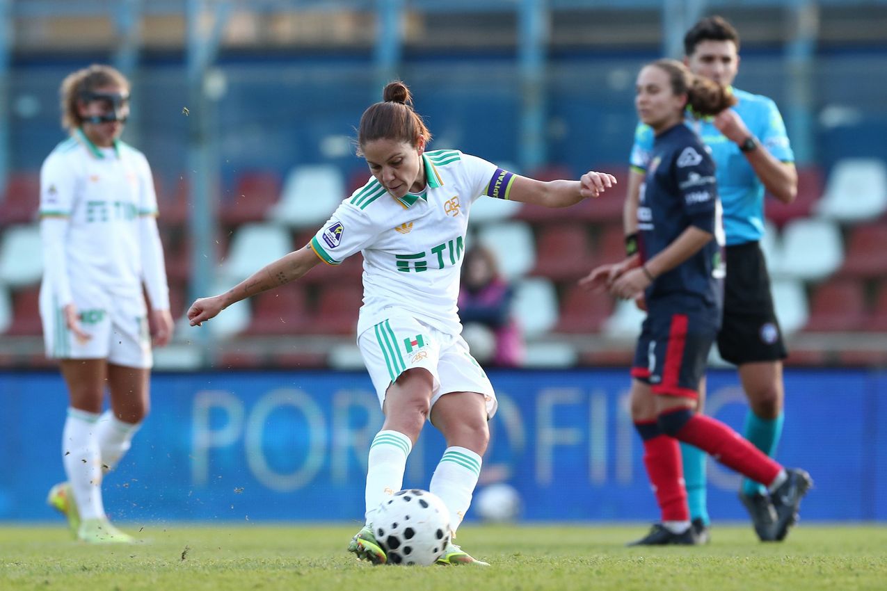 LUMEZZANE, ITALY - DECEMBER 21: Manuela Giugliano of AS Roma scores her goal during the Coppa Italia Women match between FC Lumezzane Women and AS Roma Women at Stadio Tullio Saleri on December 21, 2025 in Lumezzane, Italy. (Photo by AS Roma/AS Roma via Getty Images)