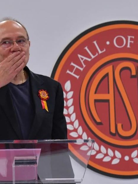 La vita da Carlo e anche da romanista di Verdone