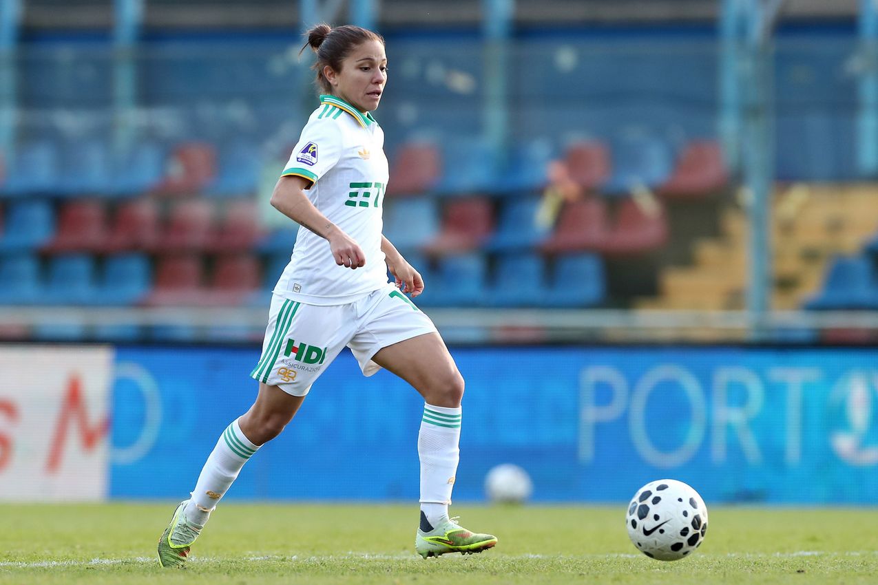 LUMEZZANE, ITALY - DECEMBER 21: Manuela Giugliano of AS Roma in action during the Coppa Italia Women match between FC Lumezzane Women and AS Roma Women at Stadio Tullio Saleri on December 21, 2025 in Lumezzane, Italy. (Photo by AS Roma/AS Roma via Getty Images)