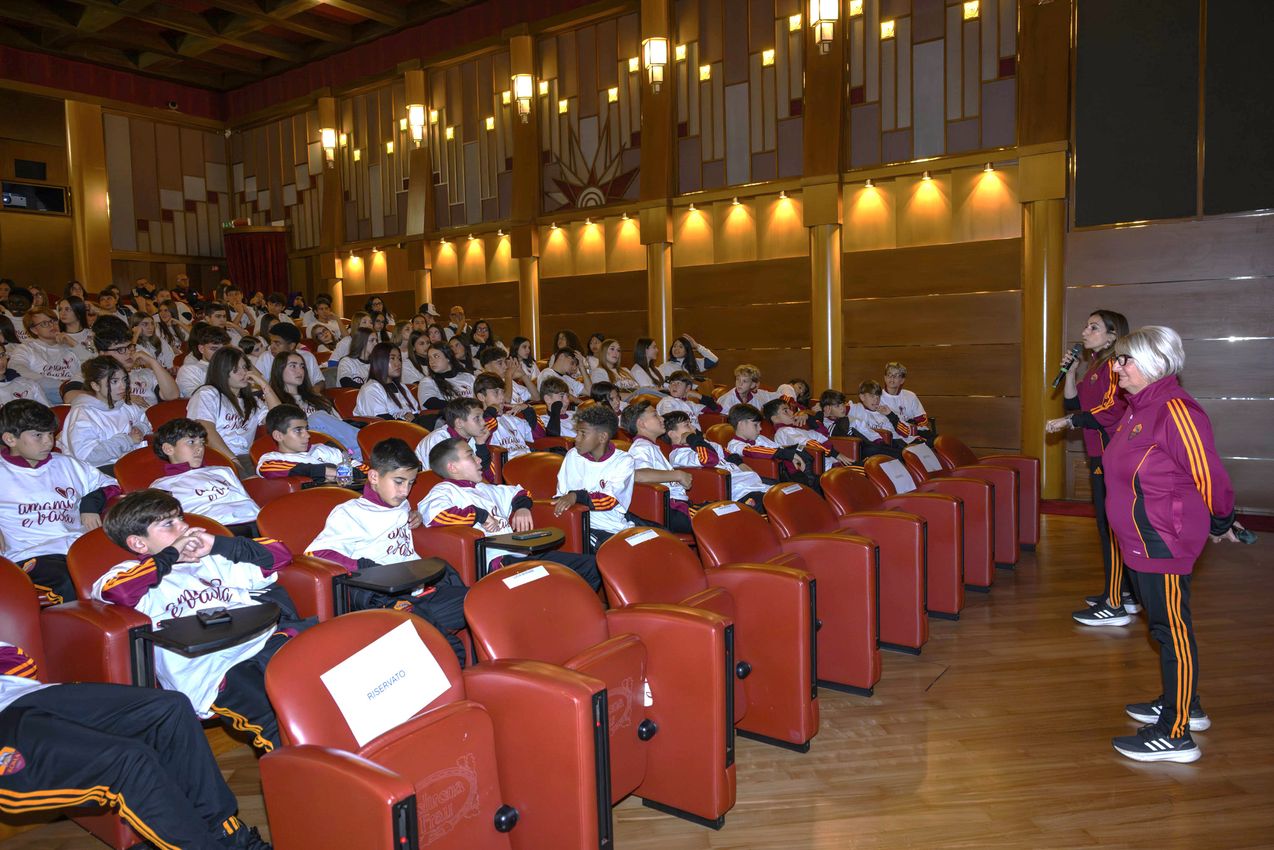 As Roma Gallery Image - "Amami e Basta"