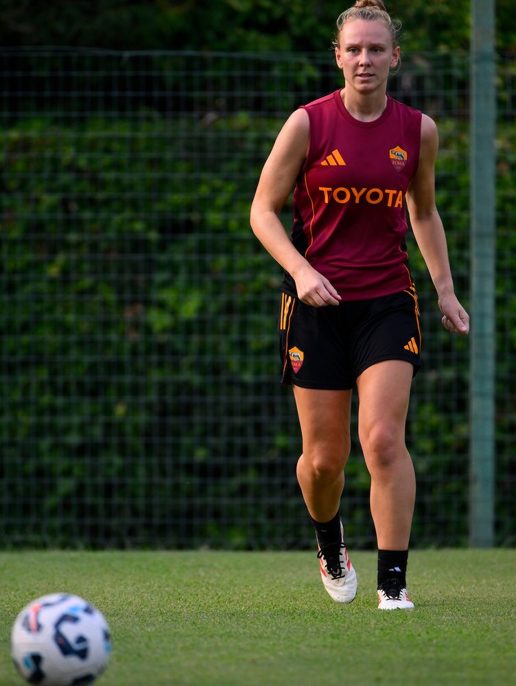 As Roma Gallery Image - Femminile: primo allenamento