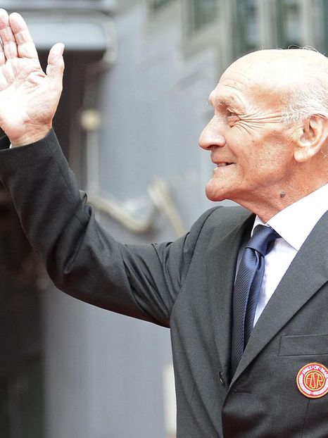 Farewell, ‘Core de Roma’: former team-mates pay respects